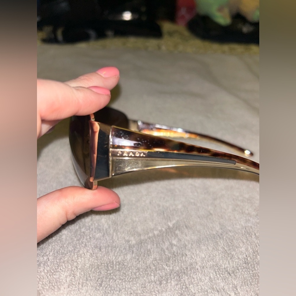 Prada Amber ( lens) Sunglasses w/ case 🌺 - Picture 13 of 13